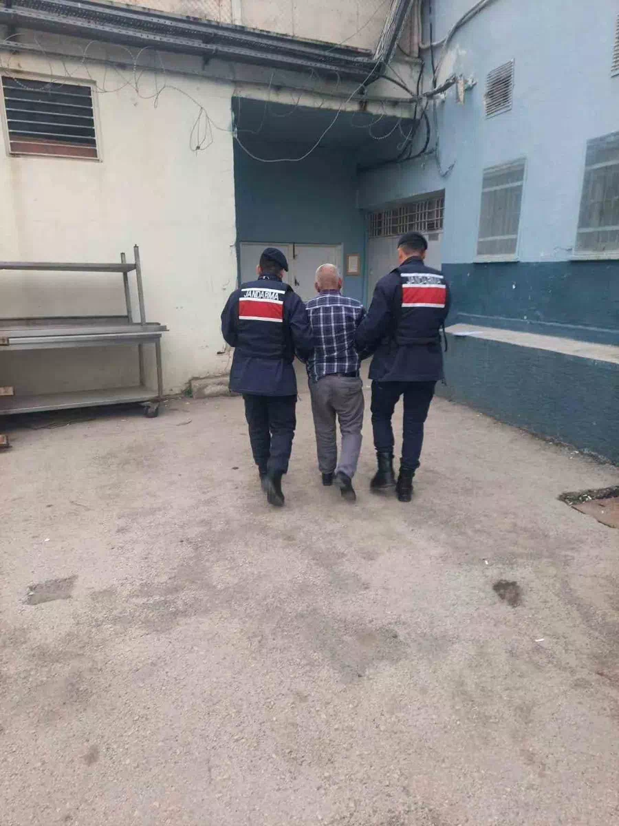 10 yıl hapis cezasıyla aranan şahıs Kastamonu’da yakalandı.