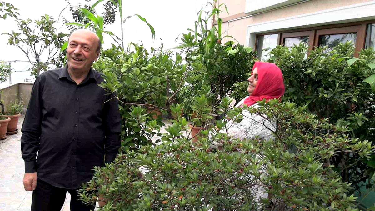 102 saksıyla köy hayatını apartman balkonuna taşıdılar