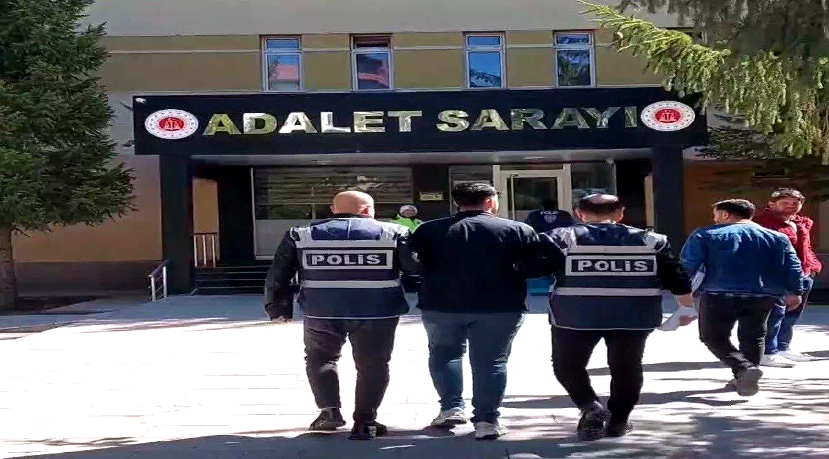 11 vatandaşı sahte ilanla dolandıran şüphelileri dolandırılan vatandaşın şikâyeti ele verdi
