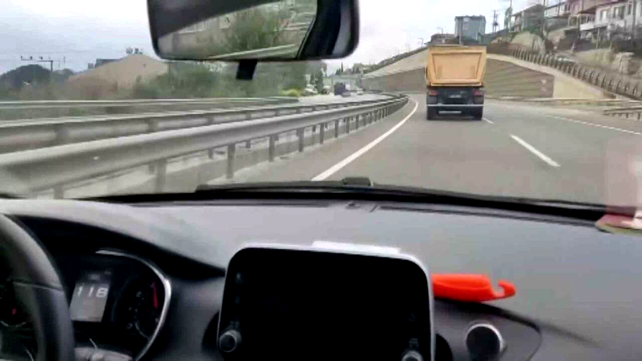 139 kilometre hızla giden otomobilin bile yetişemediği kamyona 12 bin lira ceza