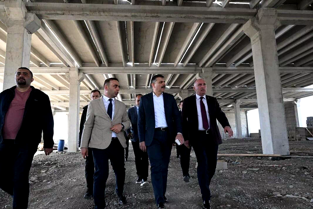 2. OSB’de fabrikalar yükseliyor