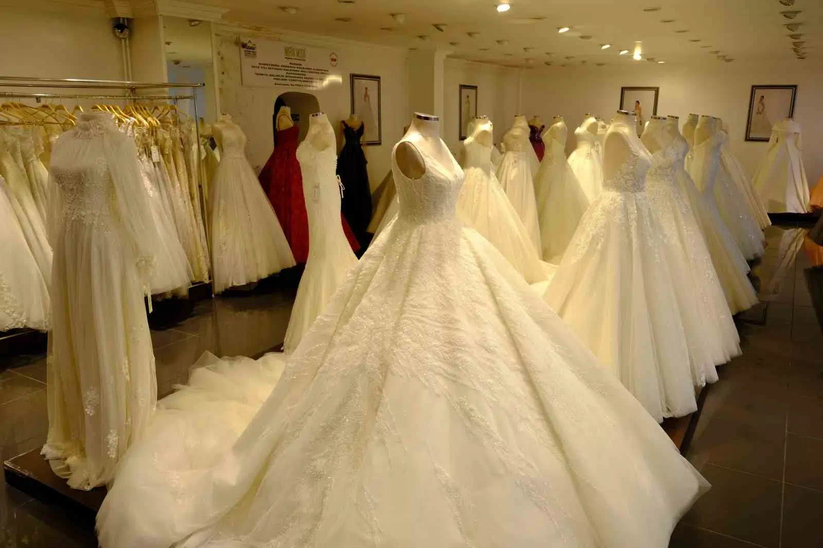 2025 Z Kuşağı Gelini Tercihi: Sade Helen Modeli!