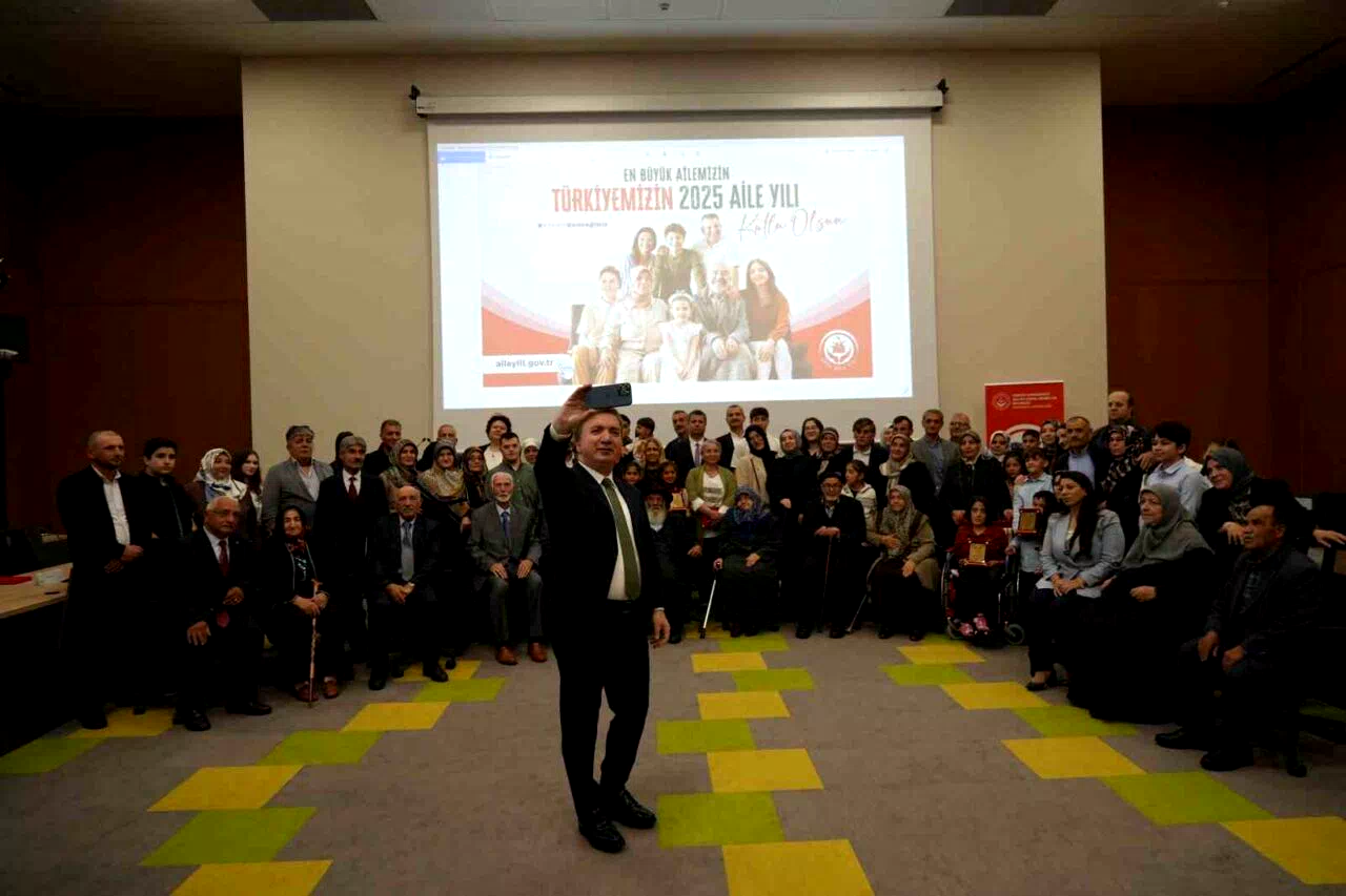 24 örnek aileye şilt takdim edildi