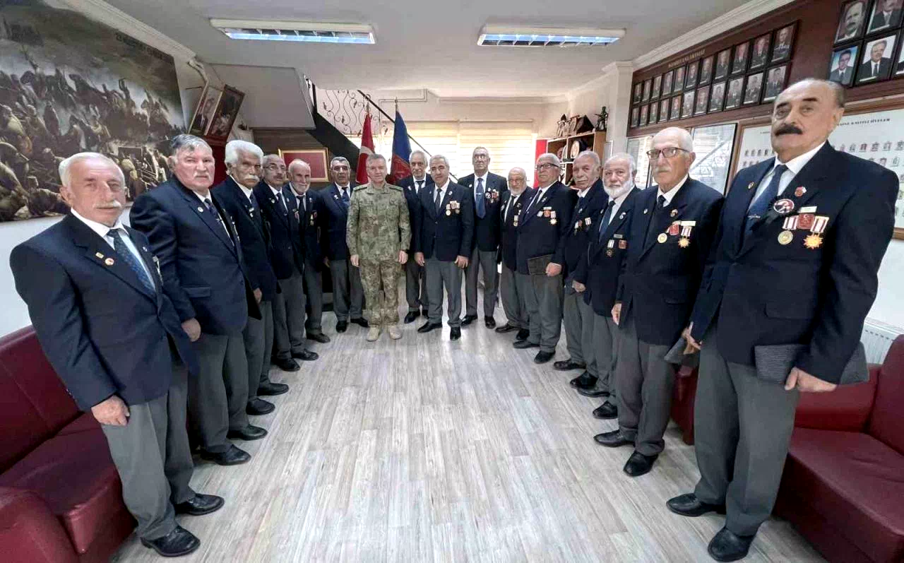 3. Ordu Komutanı Korgeneral Altuğ’dan Muharip Gaziler Derneği’ne ziyaret
