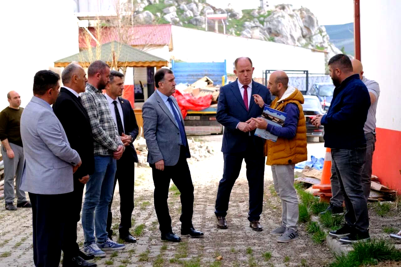 3 yıldır onarımı bitirilemeyen huzurevinin haziran ayının ortalarında bitirilmesi hedefleniyor