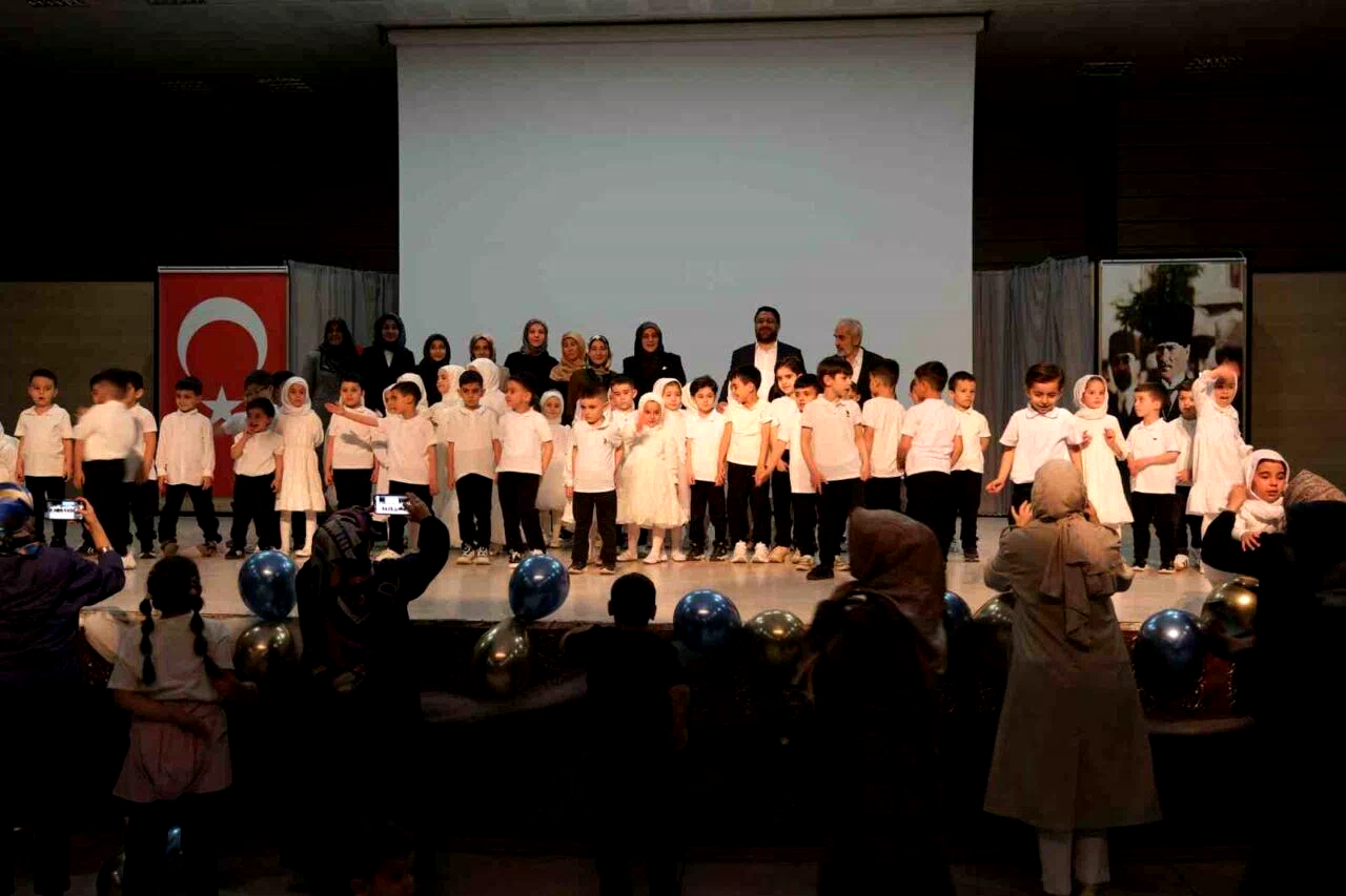 4-6 yaş Kur’an kursunda mezuniyet coşkusu