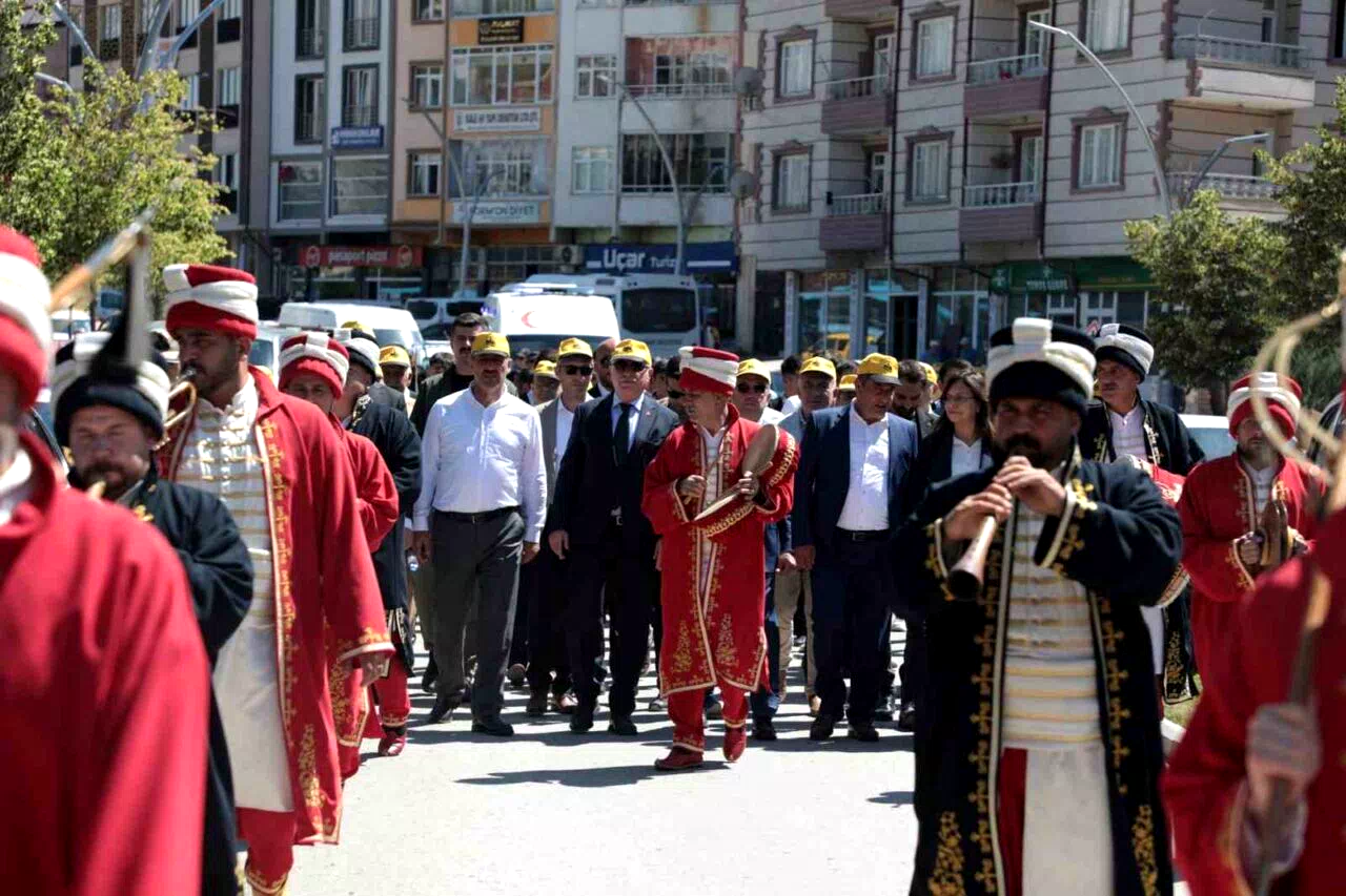 4 gün sürecek olan Bayburt Dede Korkut 29. Uluslararası Kültür ve Sanat Şölenleri başladı