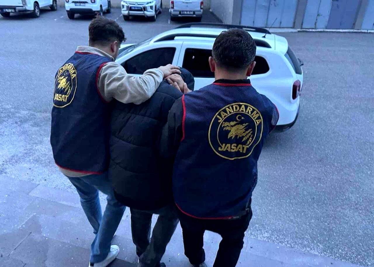 42 yıl hapis cezalı firari Kars’ta yakalandı