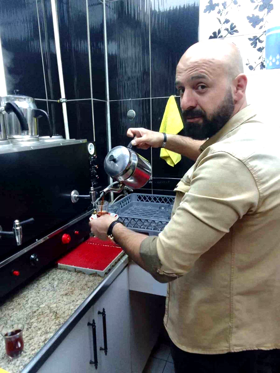 45 yıllık çay ocağını 3 kuşak bir arada işletiyor