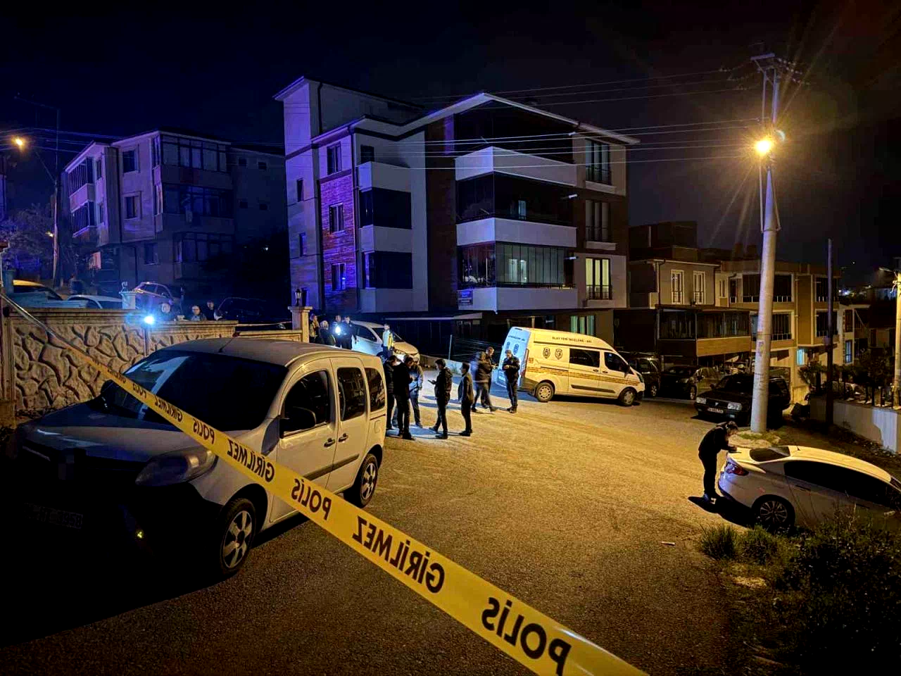 5 kişinin öldüğü komşu kavgasında 13’ü tutuklu 16 sanık ilk kez hakim karşısına çıktı