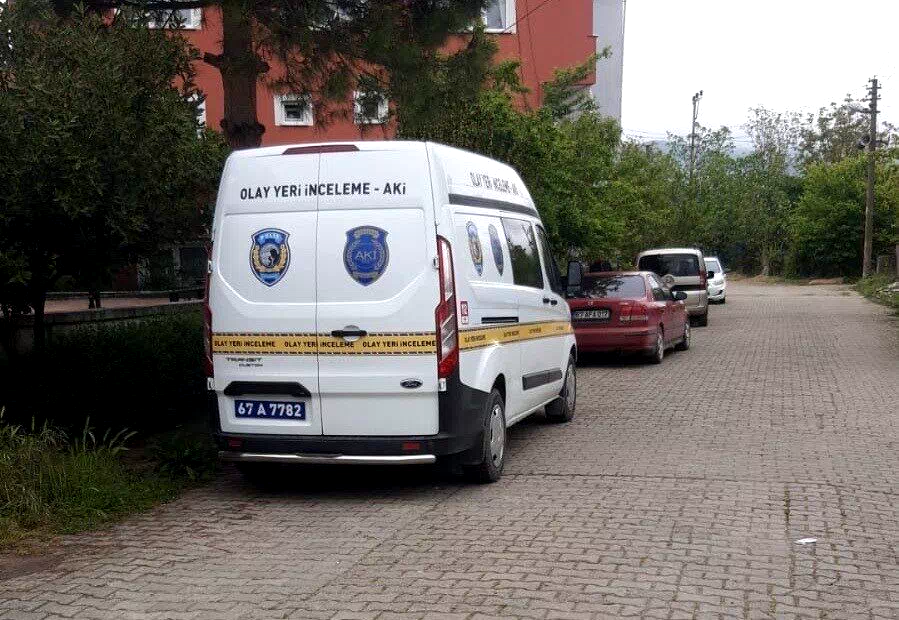 55 yaşındaki adam evinin balkonunda ölü bulundu