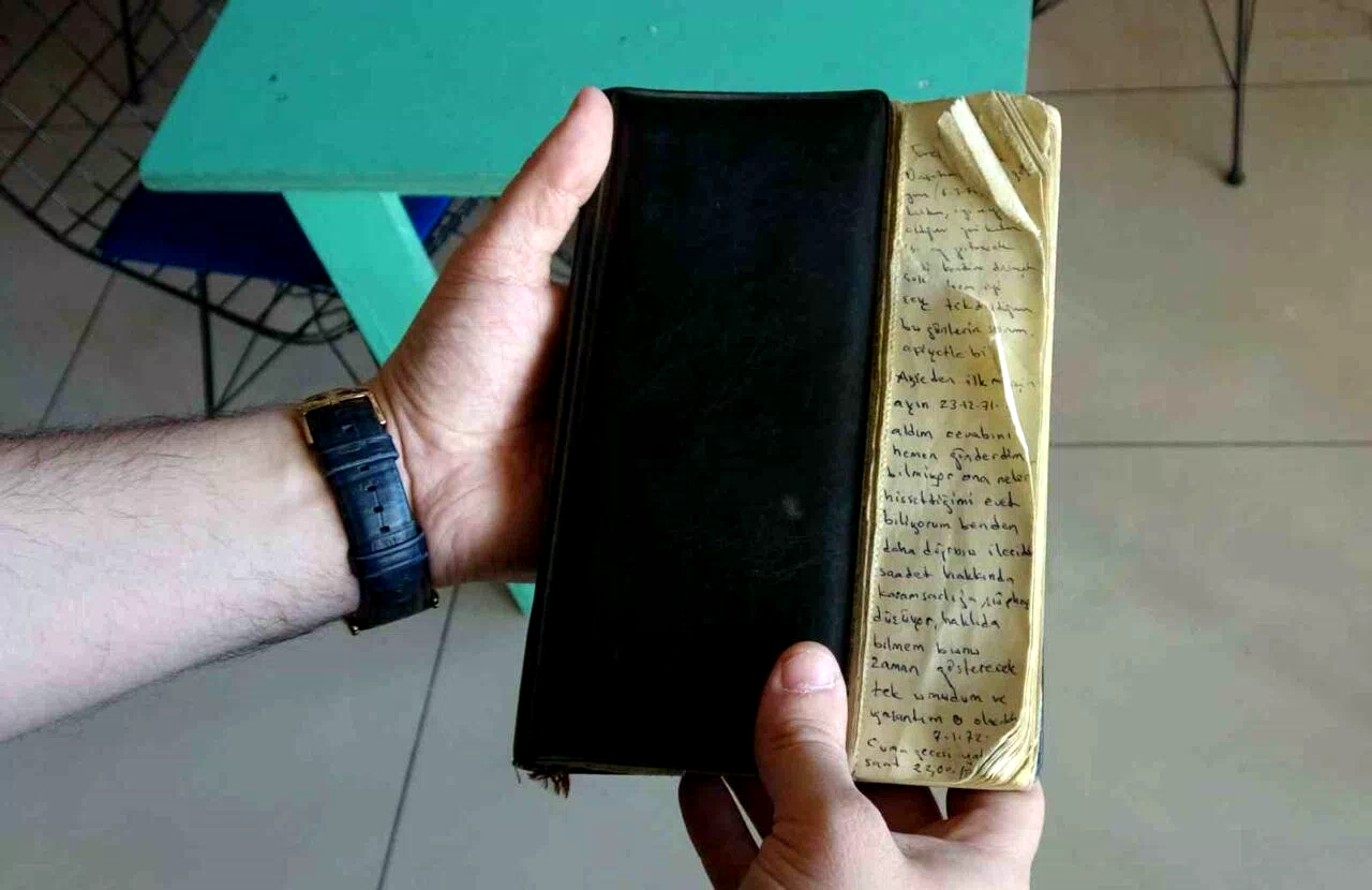 55 yıllık asker hatıra defteri, bir aşkı, ayrılığı ve dönemin izlerini gün yüzüne çıkardı