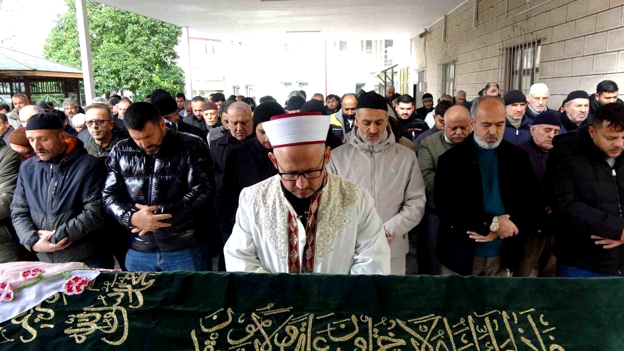 6.5 aydır teşhis konulamayan genç kızın ailesi cenazesini aldı