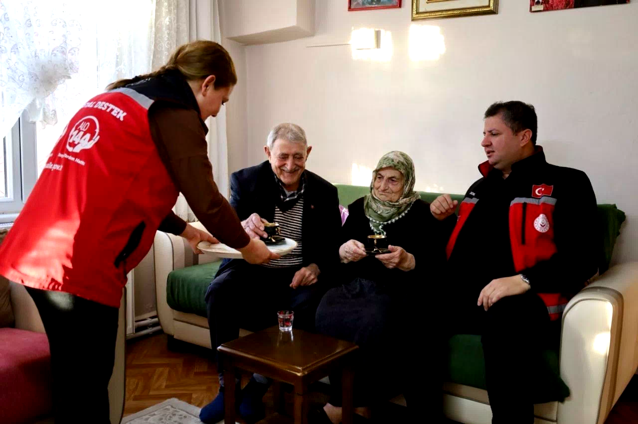 67 yıllık mutluluğa “kahve bahane” ziyareti
