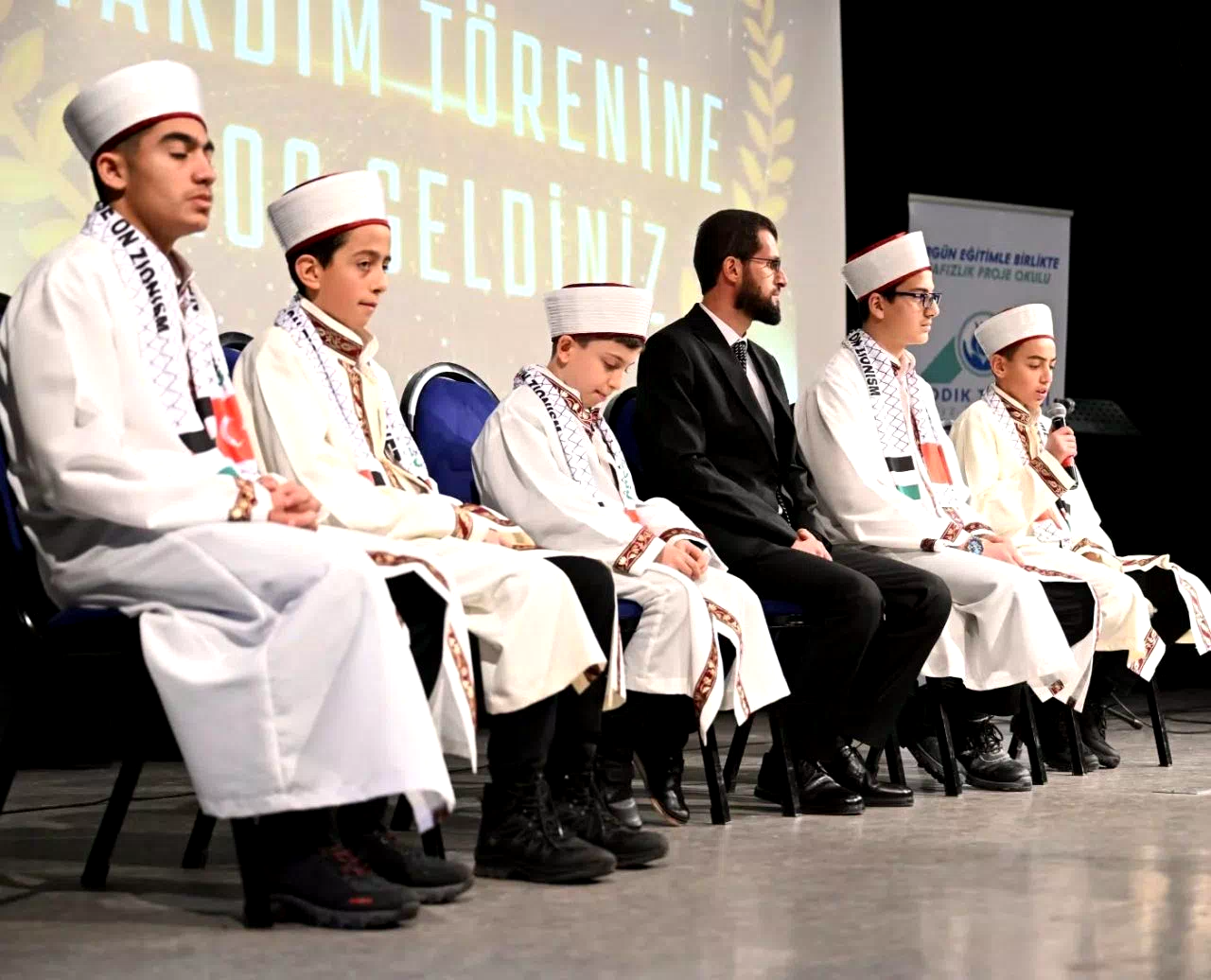 71 öğrencinin hafızlık gururu taçlandırıldı