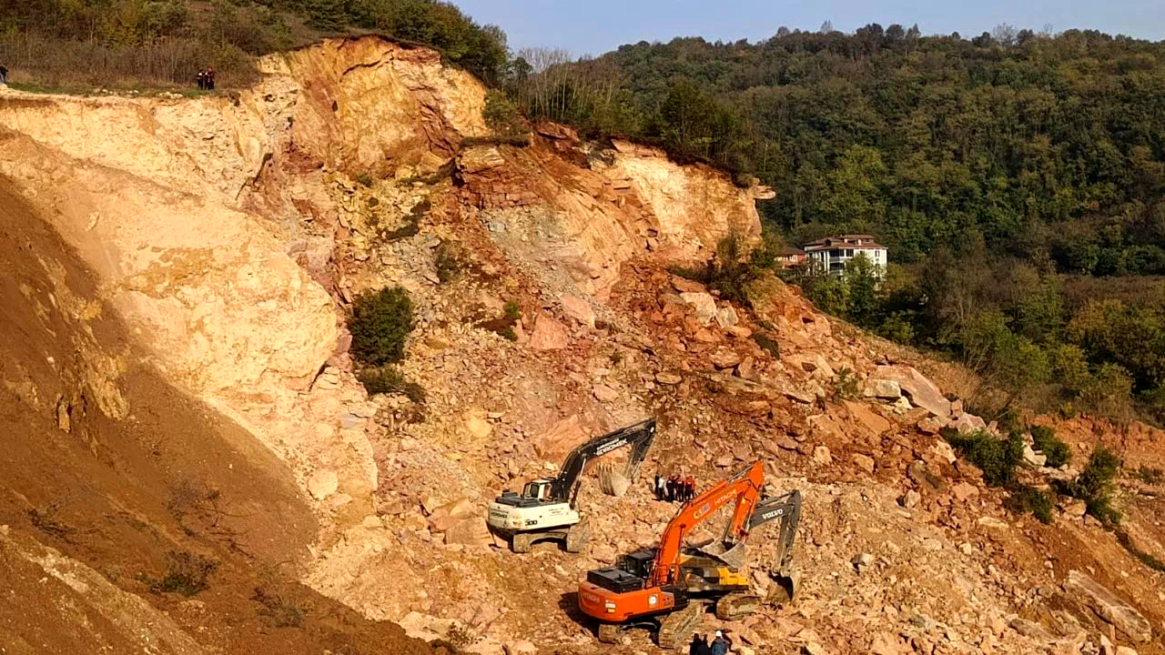 75 yaşındaki işçi 6 gündür enkaz altında