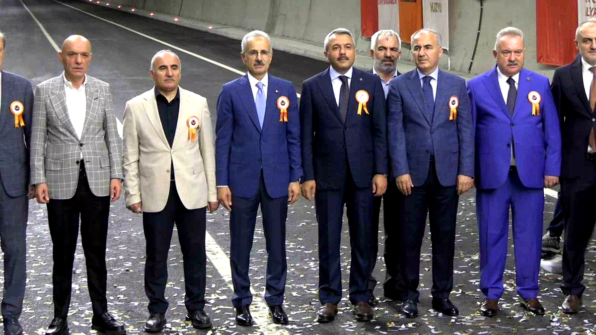 Abdulkadir Uraloğlu: "Çamlıhemşin tüneli ve Ayder yoluyla yıllık 772 milyon lira tasarruf sağlayacağız"