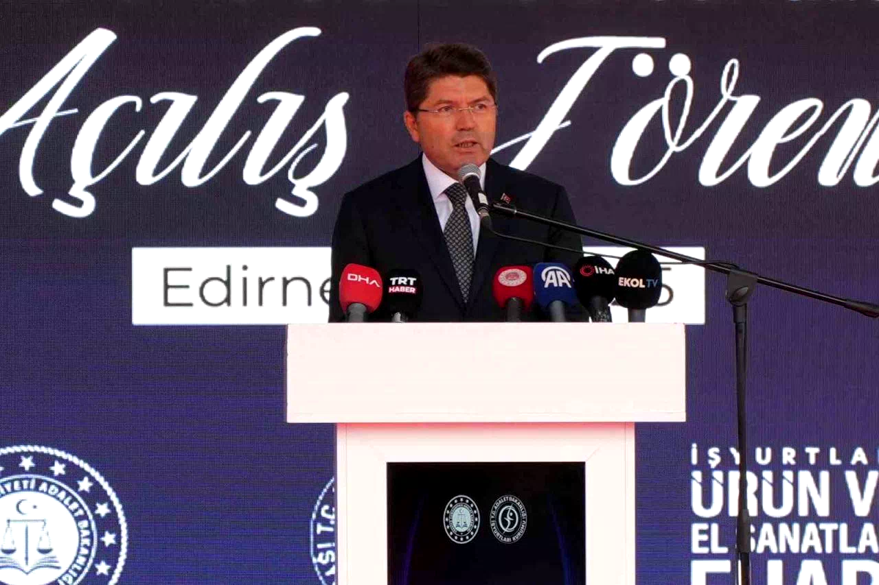 Adalet Bakanı Tunç: “Selimiye’nin gölgesinden İsrail’i lanetliyorum”
