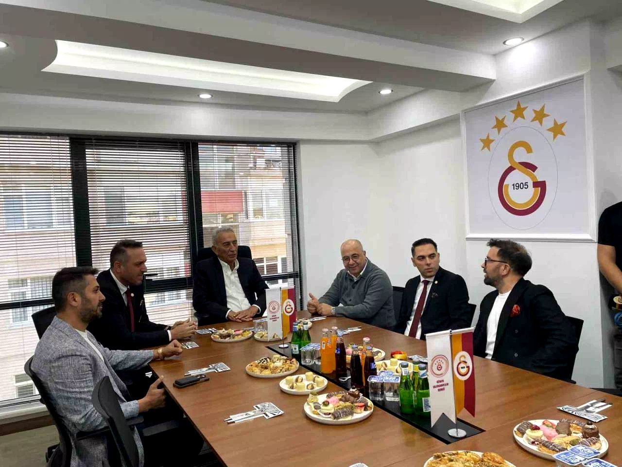 Adnan Polat, 1905 Kütahya Galatasaraylılar Derneği’nin açılışına katıldı
