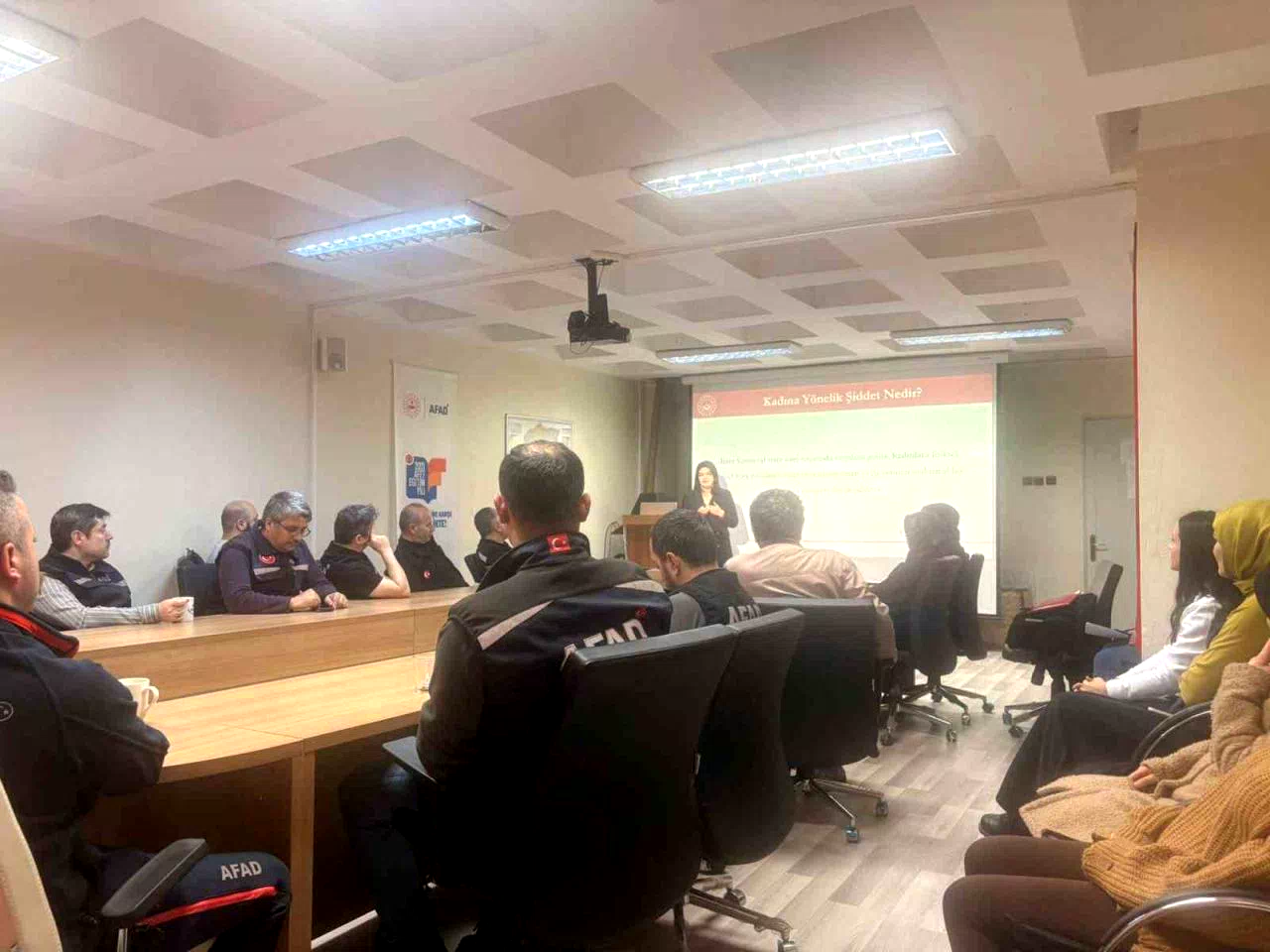 AFAD personeli kadına yönelik şiddetle mücadele konusunda bilgilendirildi