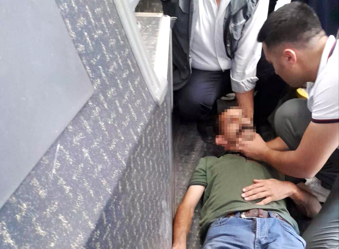 Ağrı’da epilepsi nöbeti geçiren yolcu halk otobüsüyle hastaneye ulaştırıldı