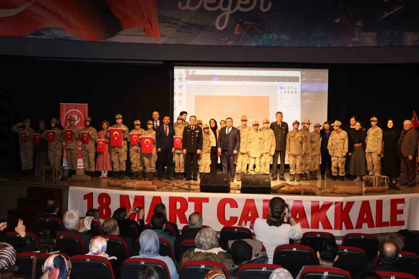 Aile Yılı’nda Nene Hatun Çocuk Evleri’nden unutulmaz Çanakkale gösterisi!