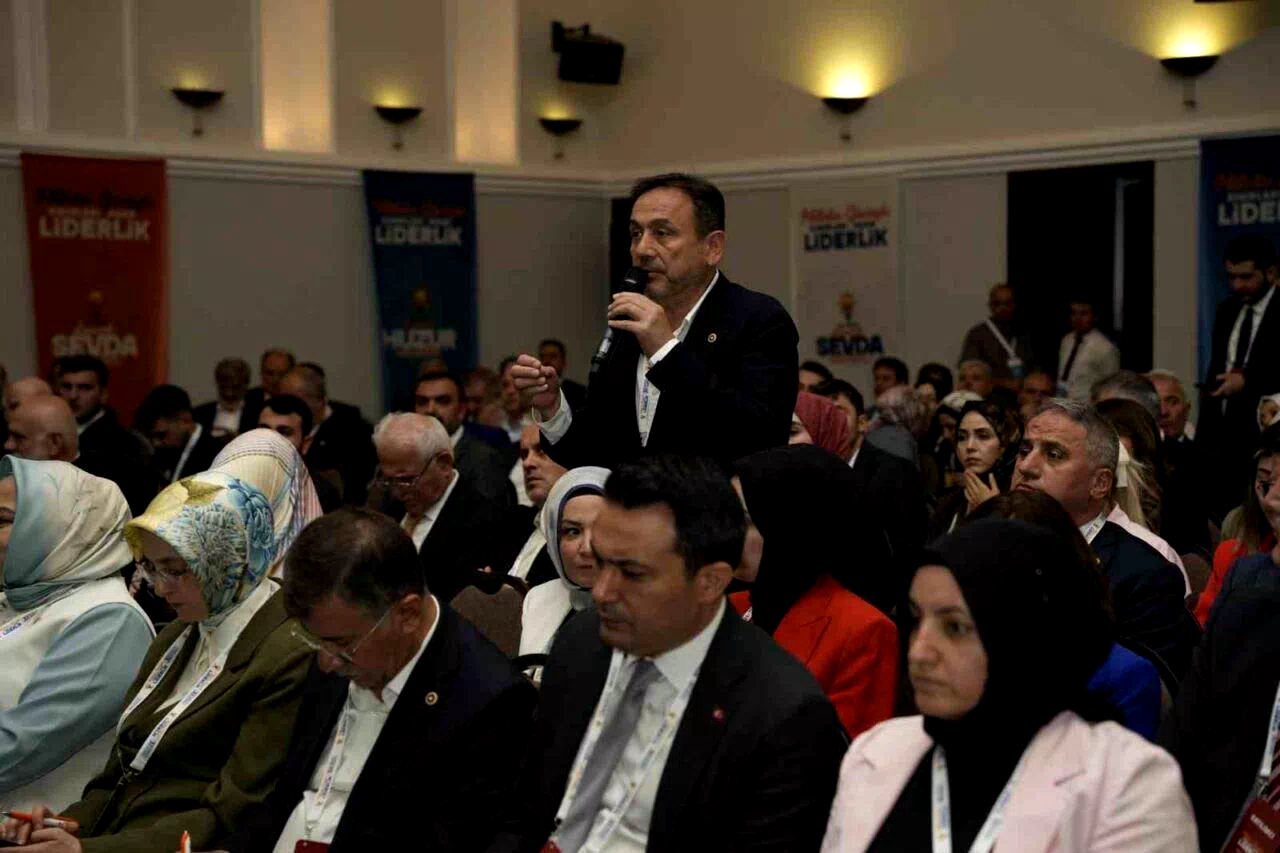 AK Parti 32. İstişare ve Değerlendirme Toplantısı’nda ’Ortak Akıl Oturumları’ ile sorunlar masaya yatırılıyor