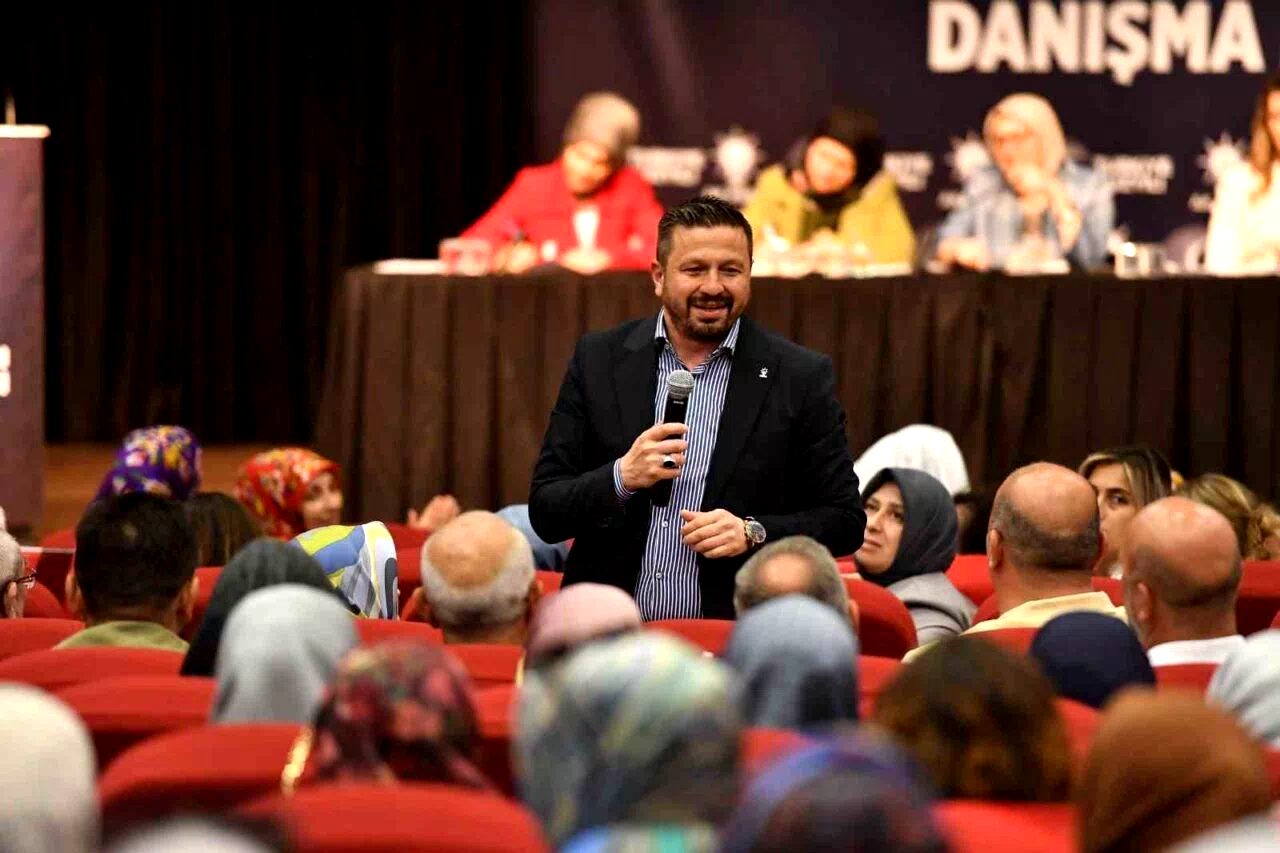 AK Parti Balıkesir İl Başkanı Mehmet Aydemir;