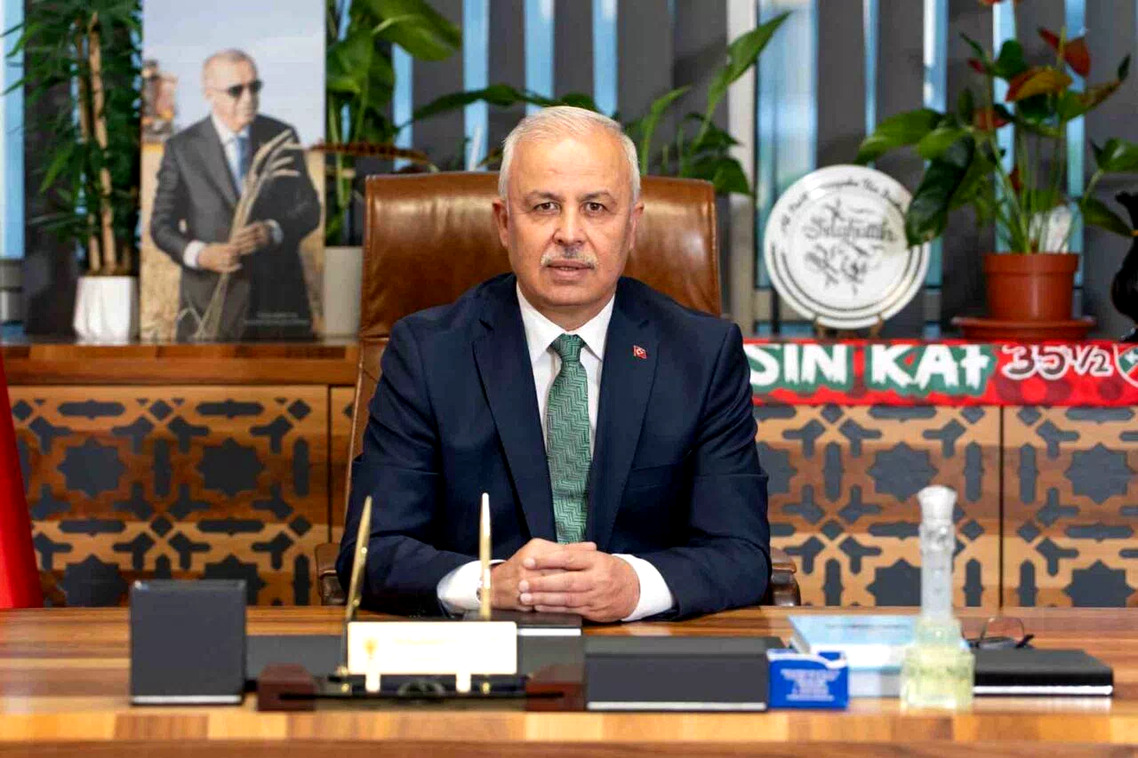 AK Parti’den Karşıyaka Belediyesi’ne ’yönetim krizi’ tepkisi: “Artık yönetilemiyor”