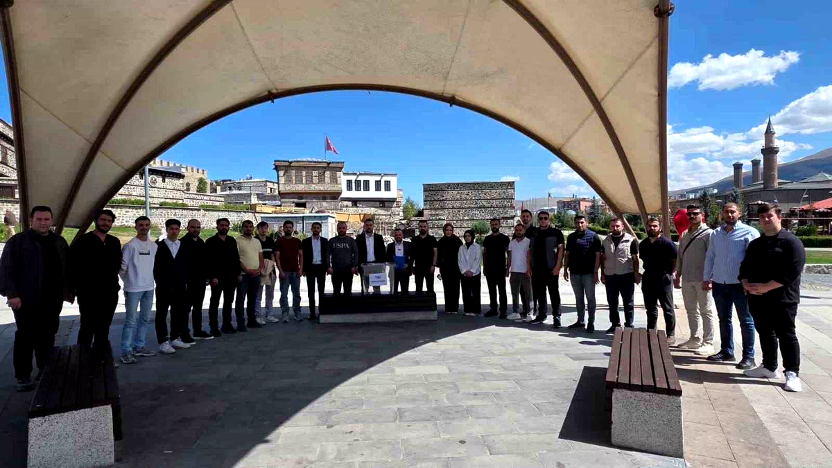 AK Parti Erzurum Gençlik Kolları’ndan 12 Eylül açıklaması: "Söz de karar da milletindir"