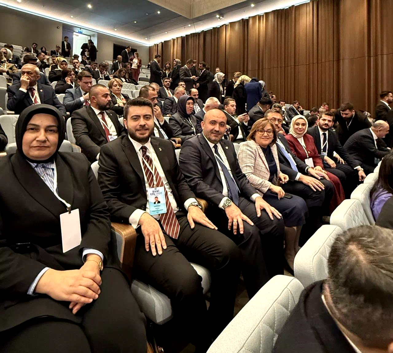 AK Parti Eskişehir Teşkilatı, 175. Genişletilmiş İl Başkanları Toplantısı’na katıldı