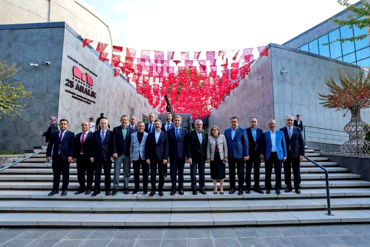 AK Parti Genel Başkan Yardımcısı Demir: “25 Aralık Panorama Müzesi, tarihi canlandıran kıymetli bir eser”