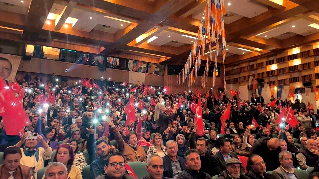 AK Parti Genel Başkan Yardımcısı Yazıcı’dan ’yeni anayasa’ vurgusu: “Millet kendi anayasasını yapmalı”