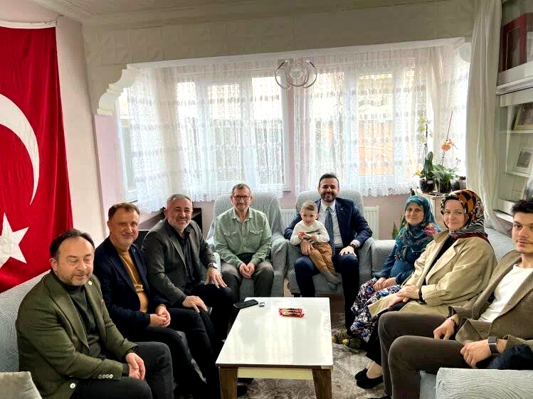 AK Parti heyetinden şehit ailesine ziyaret