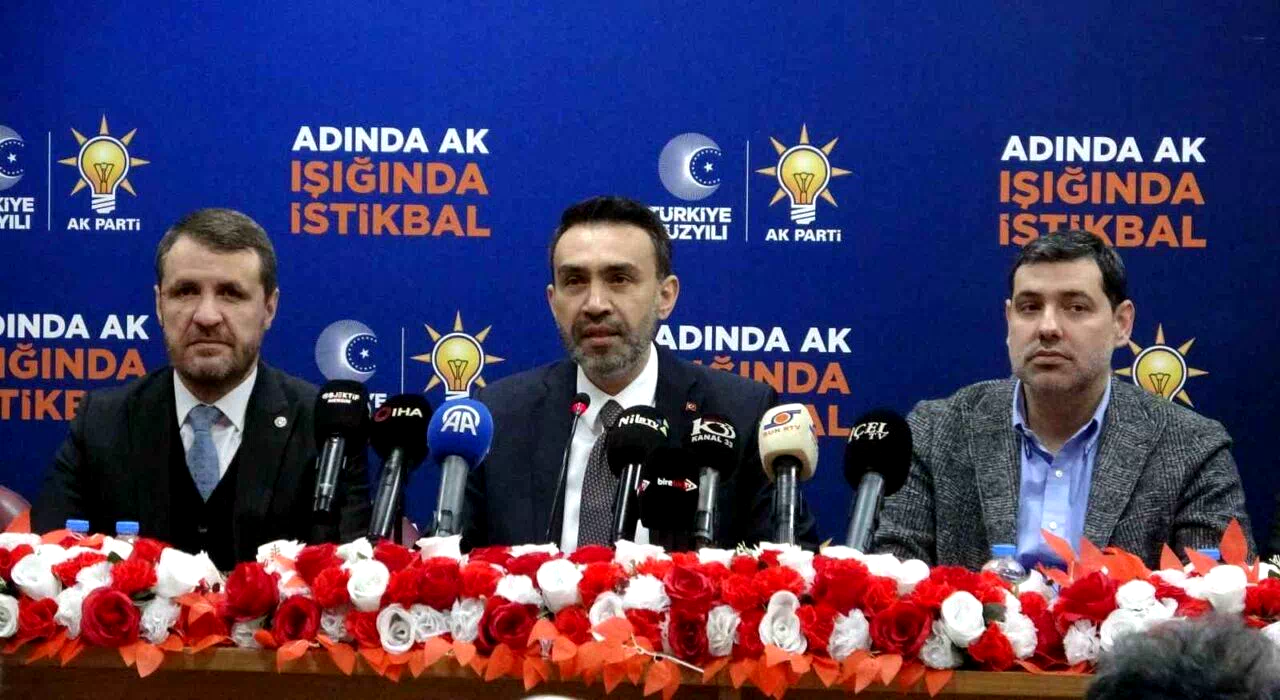 AK Parti İl Başkanı Aldemir: “Mersin’e layık olamadınız, sözlerinizi tutmadınız”