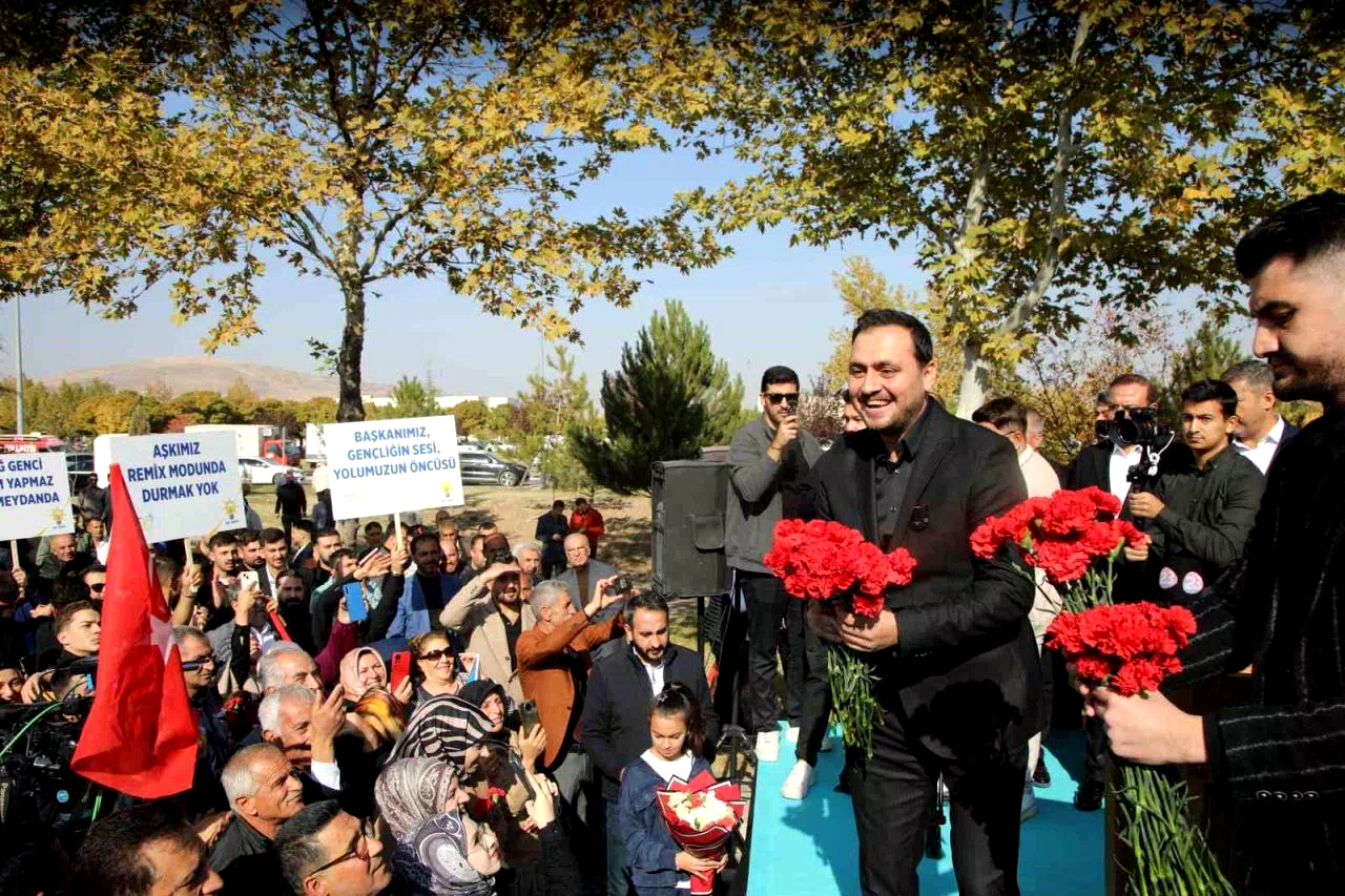 AK Parti İl Başkanı Selmanoğlu: “Elazığ’da yeni bir hizmet dönemini hep birlikte başlatacağız”