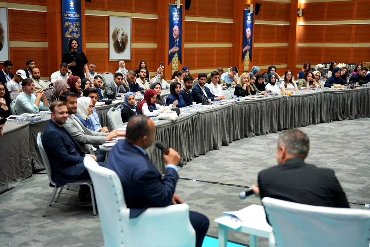 AK Parti İstanbul İl Gençlik Kolları "Diplomasi Atölyesi"ni hayata geçirdi