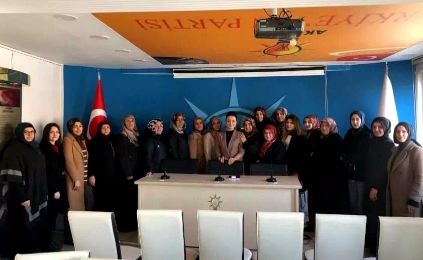 AK Parti Kadın Kolları, İlk Haftalık Olağan Yönetim Kurulu Toplantısı Gerçekleşti