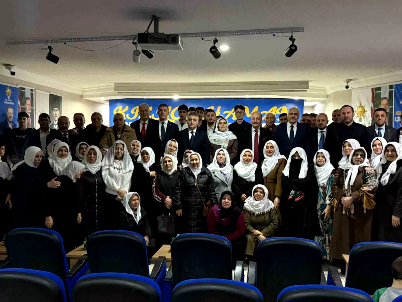 AK Parti Kızılcahamam Danışma Meclisi’nde Mihalgazi Belediye Başkanı Güneş’e destek