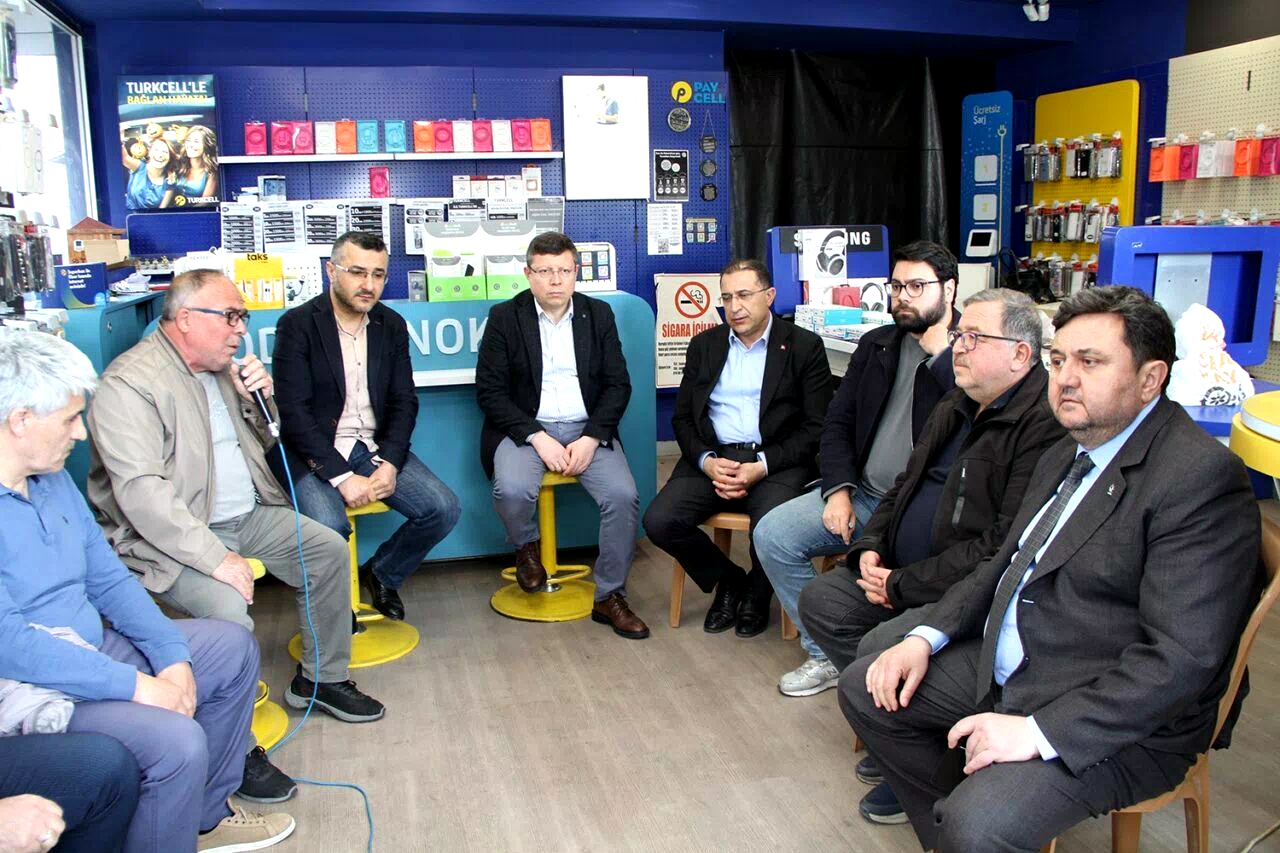 AK Parti Kula’da Mahalle Başkanları Toplantısı gerçekleştirildi