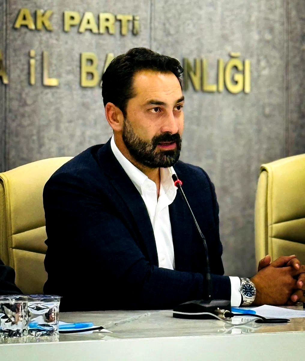 AK Parti’li Mücahit Arınç’tan CHP İl Başkanı Özalper’e tebrik