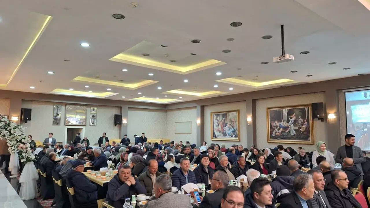 AK Parti Nallıhan İlçe Başkanlığı "Vefa İftar Yemeği" gerçekleşti