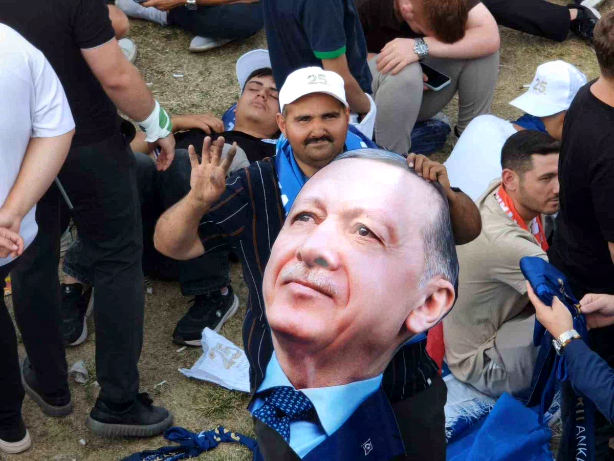 AK Parti’nin 25. yıl mitingine vatandaşlardan yoğun ilgi
