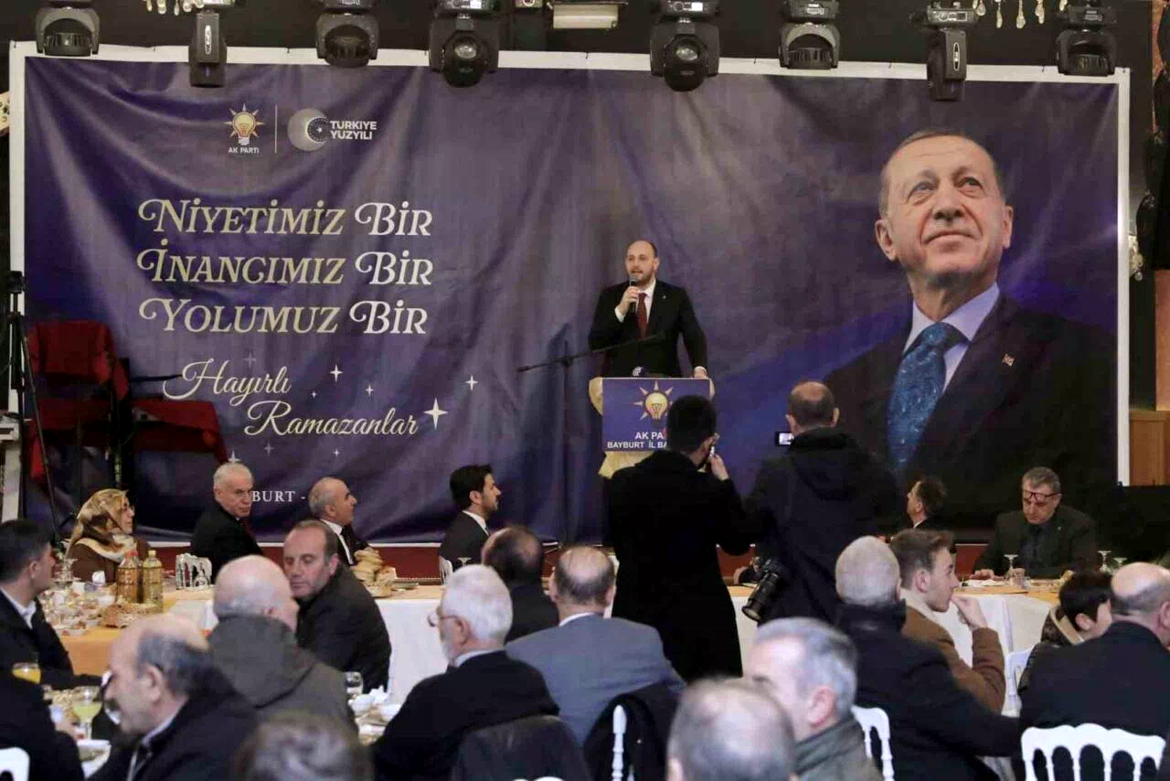 AK Parti Teşkilatı Bayburt’ta iftar sofrasında bir araya geldi