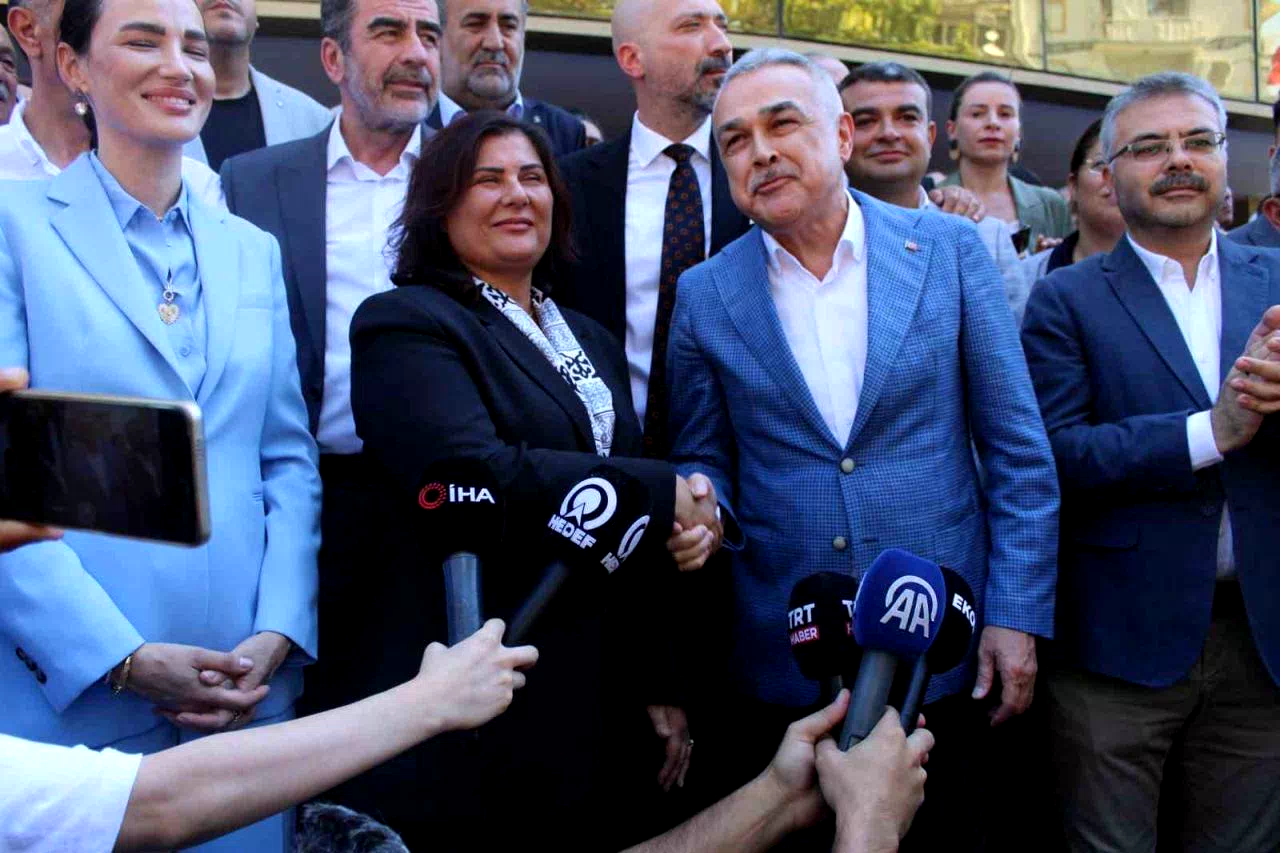 AK Parti teşkilatından Aydın Büyükşehir Belediyesi ’Hayırlı olsun’ ziyareti