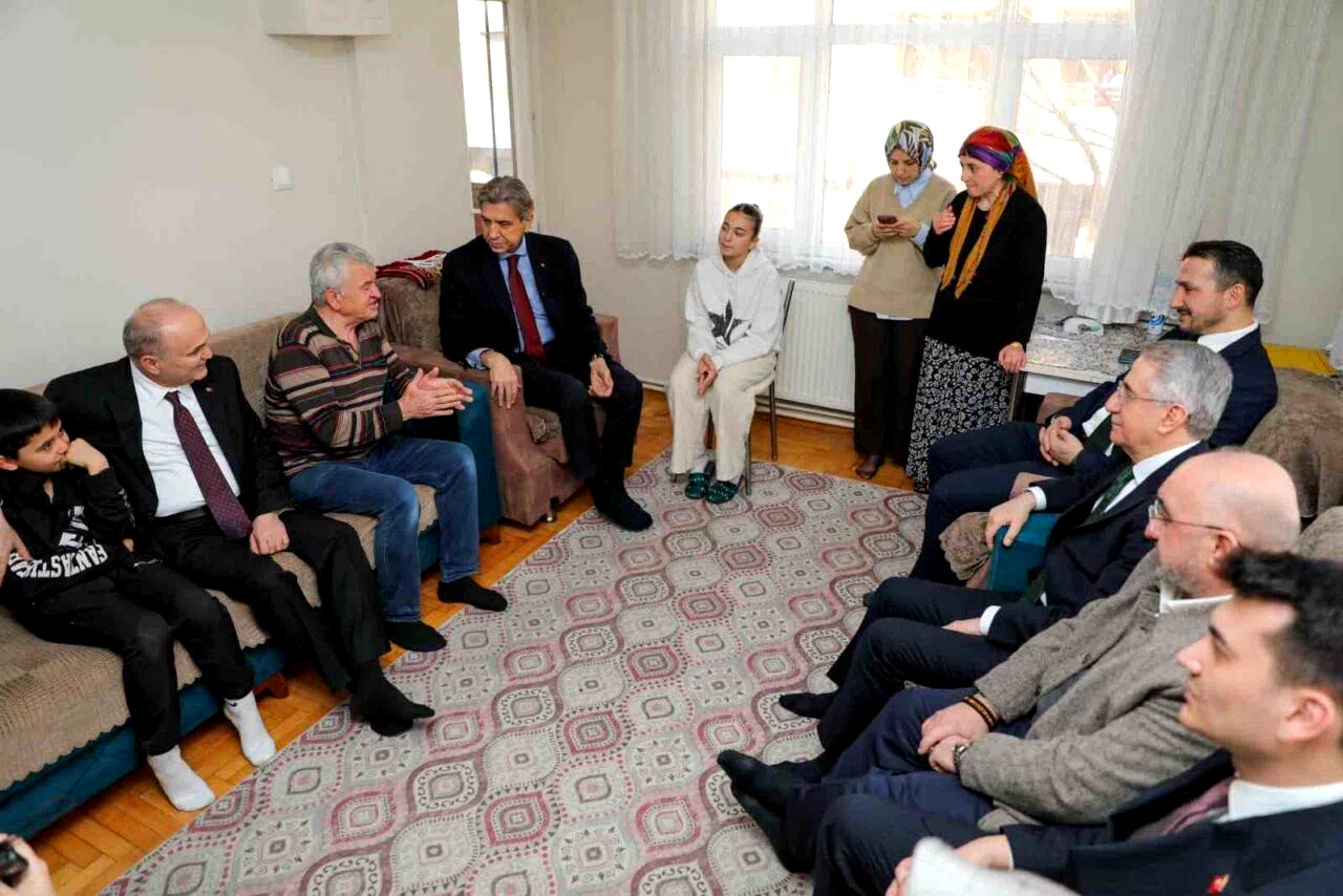 AK Parti yerel yönetimler başkanı Demir Düzce’ye geldi