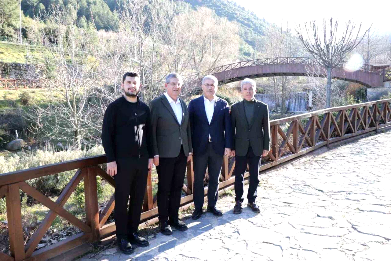 AK Partili Türkmen ve Subaşıoğlu’ndan Denizli’de “Eser Siyaseti” turu