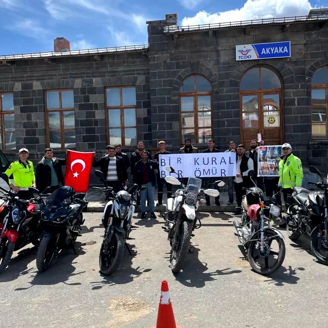 Akyaka’da motosiklet sürücüleri “Bir Kural Bir Ömür” Projesi ile bilgilendirildi