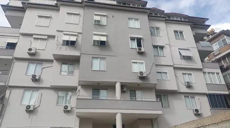 Alanya’da 6 Katlı Binadan Düşen Kadın Ağır Yaralandı