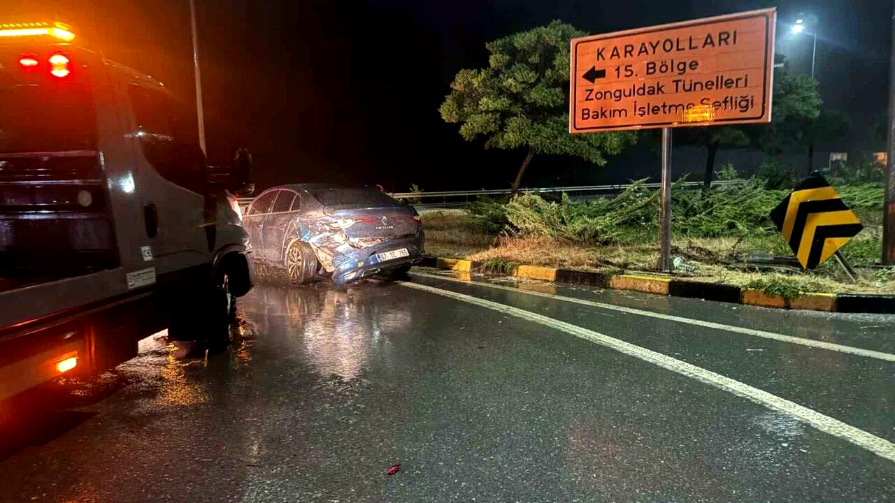 Alaplı Akçakoca yolunda kaza;5 yaralı